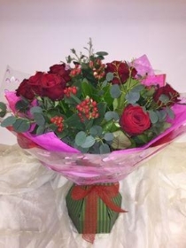 4.Freedom Red Rose Bouquet